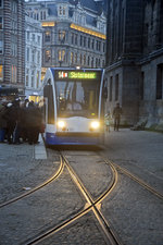 GVB 2031 Linie 1 in der Mozes en Aäronstraat in Amsterdam. Aufnahme: 3. Januar 2017.