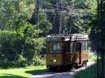 Die Vierachsige Straenbahn-520 gehrte zwischen 1967 u. 1969 zum Straenbild von Rotterdam; jetzt zuckelt die  Betagte  im Freilichtmuseum von Arnheim Runde um Runde;100906