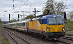 NS - Nederlandse Spoorwegen N.V., Utrecht [NL] mit der ELL Vectron  193 948  [NVR-Nummer: 91 80 6193 948-7 D-ELOC] und DB IC-Wagengarnitur (leer) Richtung Berlin am 11.04.24 
Höhe Bahnhof Saarmund.