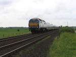 MAK DE 2700-08 der Nord-Ostsee-Bahn (NOB) mit NOB-zug Hamburg Altona-Westerland ...