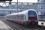 OSLO (Provinz Oslo), 06.09.2016, Wagen 75140 bei der Ausfahrt aus dem Bahnhof Oslo S(entrum)