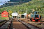 Die Rjukanbanen ist eine ehemalige Industrieeisenbahn in der Telemark. Sie wurde von 1908 bis 1991 betrieben. Sie fhrte von Rjukan nach Ml. Hier wurde die Zge mittels Eisenbahnfhre ber den Tinnsj nach Tinnoset befrdert, wo die Bahn Anschlu an das Netz der NSB hatte. In Tinnoset und Ml befinden sich kleine Fahrzeugsammlungen mit Lokomotiven, Triebwagen und Wagons der Bahn. Die bedeutensten Exponate sind die beiden Fhren F/S  Storegut  und D/F  Ammonia  (Siehe Schiffbilder.de). Die grte Fahrzeugsammlung befindet sich am Bahnhof Tinnoset; 27.09.2009