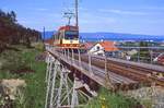 Trondheim Tw 94 auf der Brcke bei Hoen, 12.06.1999.