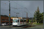 Tw 99 der Straßenbahn Trondheim rollt am 26.05.2023 am Betriebshof Munkvoll vorbei Richtung Innenstadt.