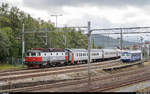 SJ Rc6 1331 mit dem Nachtzug Narvik - Stockholm am 4. September 2019 in der Abstellanlage in Narvik. Daneben ein von Arctic Train übernommener ex-NSB BM 69.