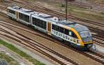 Ein mit Werbung versehener Desiro der ODEG f�hrt am 08.05.10 ...