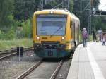 Triebzug VT 650.57 der ODEG steht am Gleis 5 a ...