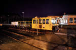 X 626 109, der Gailtalbahn Betriebs GmbH, steht mit seinen beiden Arbeitswägen, bei einem sternenklaren Himmel, im Bahnhof Kötschaach-Mauthen.
Aufgenommen am 30.3.2019.

<a href= http://www.gailtalbahn.at/  rel= noreferrer nofollow >www.gailtalbahn.at/</a>
<a href= https://www.gailtalbahn.at/show_content.php?hid=17  rel= noreferrer nofollow >www.gailtalbahn.at/show_content.php?hid=17</a>
<a href= https://www.facebook.com/vereingailtalbahn/  rel= noreferrer nofollow >www.facebook.com/vereingailtalbahn/</a>
<a href= https://www.facebook.com/Gailtaldraisine  rel= noreferrer nofollow >www.facebook.com/Gailtaldraisine</a>