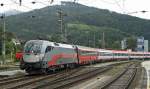 Am 5.09.2007 fhrt die 1016 035 mit Railjetversuchslackierung (dunkelgraue Version) mit IC534 (Villach - Wien Sd) in den Bahnhof Bruck/Mur ein.