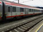 ADbmpsz 73 81 81-91 025-3, eingereiht als Wg262 im EC85(München-Venezia), bei einem Zwischenhalt in Innsbruck-Hbf; 240209 