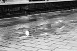 Spät in der Nacht des 28.7.2020 am Bahnhof in Knittelfeld.
Ein heftiges Unwetter sorgte für reichlich Wasserlachen am Bahnsteig und ein spontanes Stimmungsfoto entstand.