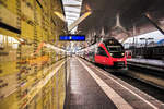 Abfahrtstafel und Wagenstandanzeiger in einem könnte man fast sagen ;-)

4024 109-3 fährt als S3 25764 (Golling-Abtenau - Freilassing), in Salzburg Hbf ein.
Aufgenommen am 27.12.2017.