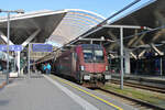 ÖBB 1116 239-5 steht mit dem RJX 766 zur Fahrt nach Innsbruck Hbf in Salzburg Hbf bereit. (28.12.2022)