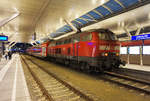 218 403-4 wartet in Salzburg Hbf, am Zugschluss der RB 63058 (Salzburg Hbf - Mühldorf (Oberbay) - Landshut (Bay) Hbf) auf die Abfahrt.
Aufgenommen am 10.12.2016.