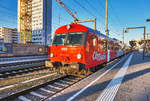 80-73 215-0 steht an der Spitze der S3 5891 (Salzburg Hbf - Freilassing).
Schublok war 2016 075-1. Aufgenommen am 29.12.2016 in Salzburg Hbf.