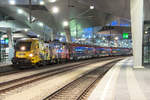 1116 153  ÖAMTC  mit dem railjet 660 nach Bregenz, kurz vor der Abfahrt in Wien Hauptbahnhof.