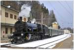 Dampfsonderzug R16137 (Wien/FJB - Mrzzuschlag) mit 109.13 & 2143.040 bei einem Aufenthalt im Bhf. Semmering; 13.3.2010.