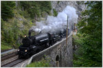 310.23 und 109.13 mit ihrem SR 17085 von Wien über den Semmering nach Linz am 17.9.2016 zwischen Weinzettelwand-Tunnel und Weinzettelfeld-Tunnel aufgenommen.