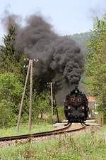 ÖGEG 77.28 am 29.April 2018 mit dem SR 14533 (St.Pölten - St.Aegyd am Freiwalde) in Hohenberg bei der Traisenbrücke kurz vor der EK mit der L5211.