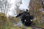 NLB 93.1420 am 12.November 2017 mit Zug3 von Wien Meidling nach Waldmühle auf der Brücke über die Dürre Liesing beim der Talgasse im Km 3,2.