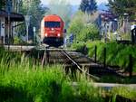 2016 073-6 mit Verschub-Güterzug bei Bad-Ried in Richtung Schärding; 160506