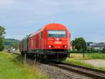 Messendorf. Am 17.06.2020 fuhr die ÖBB 2016 089 mir einem kurzen Güterzug durch Messendorf, hier kurz nach dem Bahnhof. 