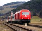 Teleaufnahme von 2016 007 mit REX2789 bei der Einfahrt in Edlitz-Grimmenstein, 16.03.2009.