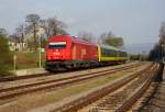 Am Morgen des 20.04.2010 durchfhrt 2016 100 mit IC285 (Wien Meidling-Zagreb) den Bahnhof Neudrfl im Burgenland.