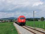 Am 14.08.2013 fhrt 2016 041 mit einem Schienenzug zwischen St.Mang und Durach in Richtung Reutte in Tirol, solche Leistungen sind auf der Auerfernbahn nicht alltglich. Diese fahren nur wegen den Bauarbeiten vom 02.08.2013 bis 26.08.2013 zwischen Garmisch-Partenkirchen und Reutte in Tirol.