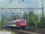 Regionalexpress Wien-Bratislava - mit 2016 010, zwei slowakischen und zwei österreichischen Wagen verbindet dieser Zug die beiden Hauptstädte bei einer Fahrzeit von einer Stunde.