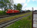 2016 064-5 zieht GZ75855 aus dem Bhf.