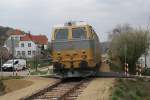 NVOG 2043.24 fhrt am 31.Mrz 2012 auf der Wachau-Bahn mit dem R16954 aus dem Bf.