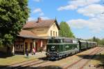 2943 053 mit dem am Zugschlussbefindlichen 2050 009 als R 16972 von Retz (R) nach Drosendorf.