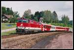 Als einizge durchgehende Verbingung zwischen Wr.Neustadt und Graz über die Aspangbahn, Wechselbahn, Thermenbahn und steirische Ostbahn war das Zugpaar der  Oststeirer  unterwegs. Er war auch der einzige Namenszug auf dieser Strecke. Im Bild ist 2143 070 mit E2701 am 11.07.2002 im Bahnhof Rohrbach - Vorau zu sehen.