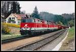 2143 060 + 065 + 064 mit Güterzug in Laßnitzhöhe am 26.03.2002.