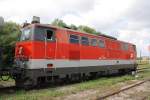 2143 073-1 vor dem SREX 16010  Reblaus-Express  am 31.Juli 2010 in der Hst. Langau.