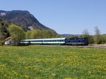 Die 2143 018 mit einem ALEX nach Oberstdorf am 05.05.2016 unterwegs bei Immenstadt.

