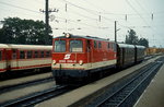 2095 006-9 steht im Sommer 1991 abfahrbereit im Bahnhof Obergrafendorf