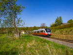 Pachern. Der 5022 051 ist hier an diesem sonnigen Morgen des 12.04.2024 als S3 nach Fehring zu sehen.