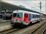 Im Hauptbahnhof von Linz steht am 14.09.2010 der Triebzug 5047 093-0  als REX nach Grnau im Almtal bereit.