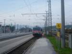 5047-065 und weiterer 5047 als Verstärkung (an diesem Wochenende fand in Ried im Innkreis die Agraria und Herbstmesse statt) bei der Bereitstellung als Regionalzug nach Bad Ried am 08.09.2013 in Attnang-Puchheim am provisorischen Bahnsteig 6.