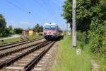 Bei Wittmannsdorf (elektrisierter Teil der Leobersdorferbahn) zweigt auch die Gutensteinerbahn ab, hier zu sehen aber 5047 002 9 auf der Fahrt nach Weissenbach-Neuhaus knapp nach dem Bahnhof Wittmannsdorf, Mai 2011