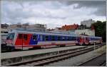 5047 072-3 und ein zweiter TW in Linz Mühlkreisbahnhof. (30.05.2014)