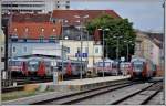 Im Mühlkreisbahnhof in Linz Urfahr stehen unzählige Triebwagen der BR5022 und BR5047. (30.05.2014)