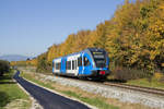Am 16. Oktober 2017 ist 5062 003 bei bestem Herbstwetter als SB 8660 von Weiz Bahnhof nach Gleisdorf unterwegs und konnte nahe Albersdorf fotografiert werden. 