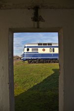 Triebkopf des 5145.11, fotografiert aus dem Haltestellenhäuschen in Wulzeshofen. (10.12.2016)