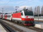 Die 1014 003-6, mit ein Regio-Express, HbF. Wien Süd, 04-02-2008