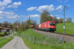 1016 016 mit einem Güterzug am 29.04.2016 bei Föching.