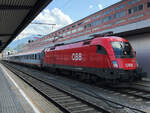 1016 010 wartet mit REX 5333 am Bahnsteig 1 auf die Abfahrt nach Kufstein. Innsbruck Hbf am 02.07.2019