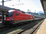 ÖBB 1016 013-3 vor dem EC 188 von Bozen/Bolzano nach München Hbf. Hier beim Zwischenhalt Innsbruck Hbf. Aufgenommen am 20.07.2009